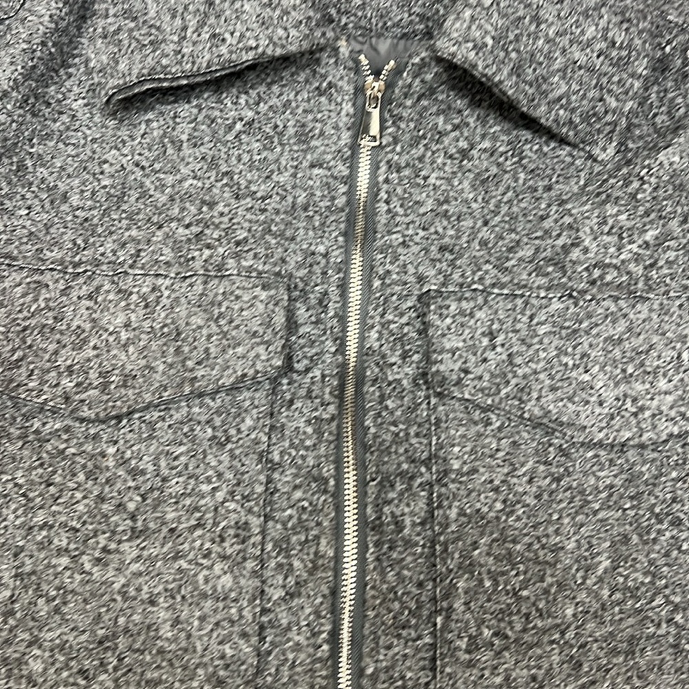 Ladies zip jacket. - Picture 2 of 4